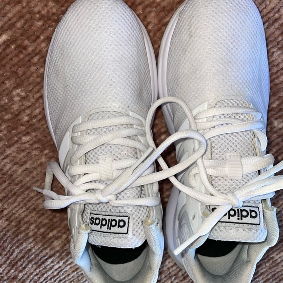 Youth boys Adidas - Like New - Picture 4 of 10